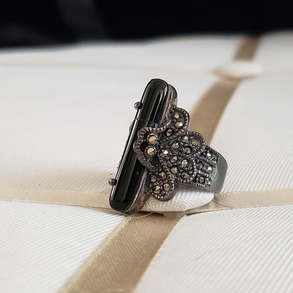 Vintage Rare Sterling Silver and Marcasite with Onyx Stone Ring Size 7 - Picture 7 of 8